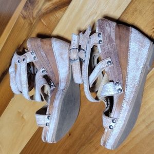 Women's Bed/stu wedges